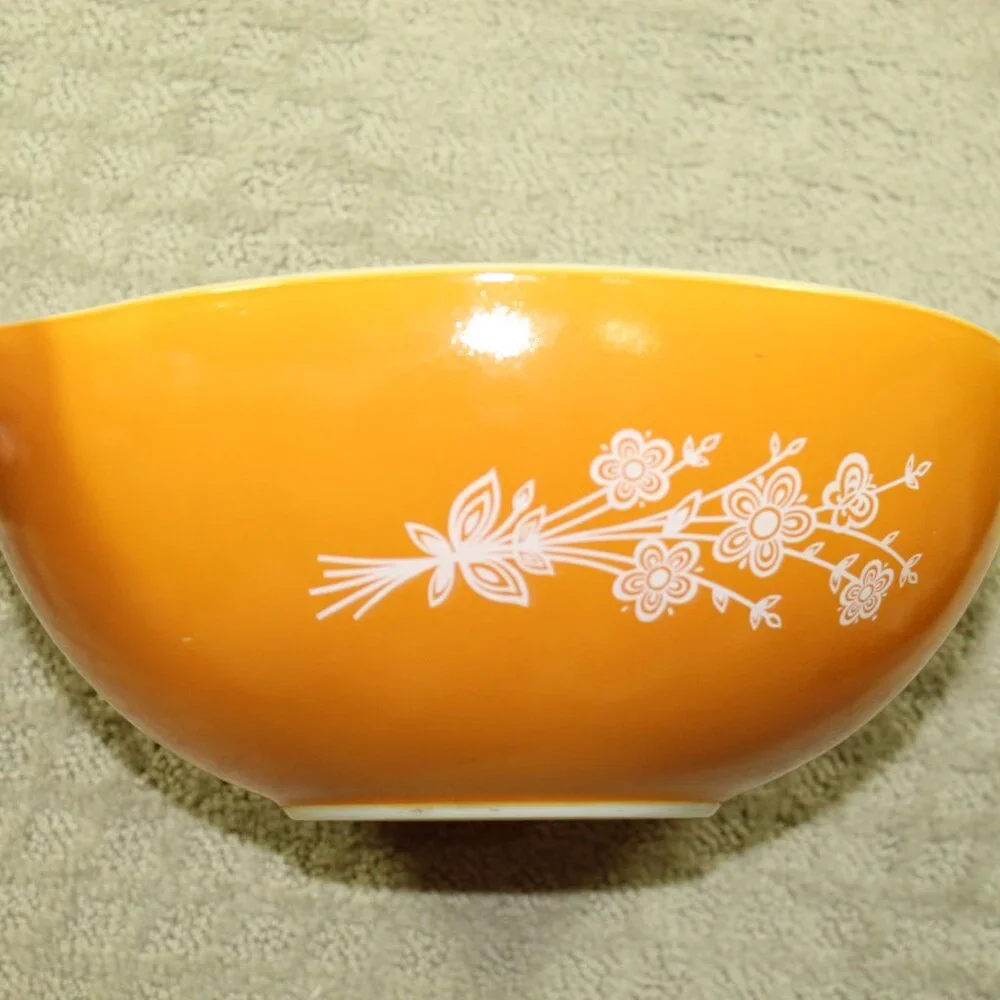 VTG Pyrex Butterfly Gold Cinderella Nesting Mixing Bowls Complete Set of 4 – USA